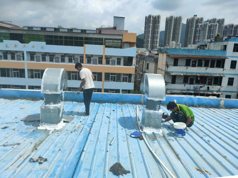 沉湖管委会钢结构屋面涂料维修方法